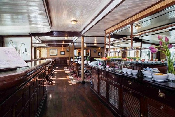 Du thuyền Emeraude 37 cabin